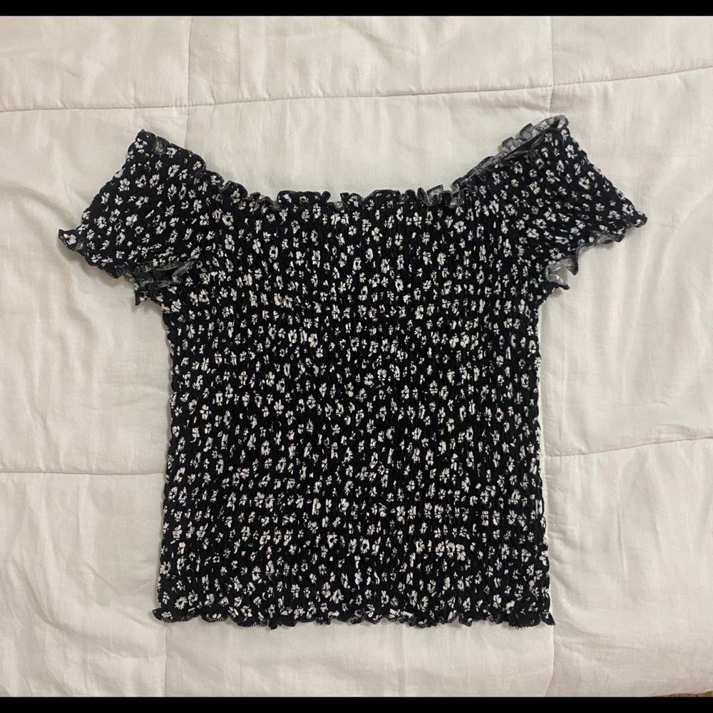 Black floral cinched  crop top (med)